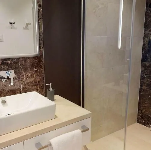 Apartment White Pearl 4.03 *